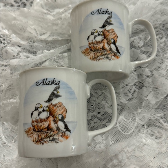 Vintage Alaska Puffin Design Mugs Ocean Sea Cottagecore 90’s Gold Trimmed Set - Picture 1 of 8